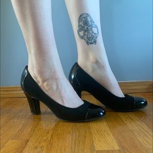 Black high heels, 9.5